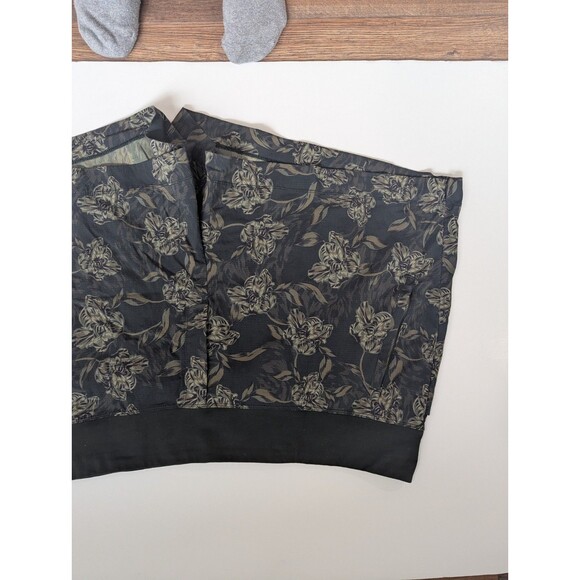 Women's Athleta Trekkie North Printed Shorts Size 26 Ripstop Outdoors Army Green - Picture 10 of 13
